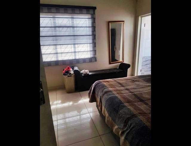 4 BEDROOM HOUSE FOR SALE IN LENASIA EXT 10